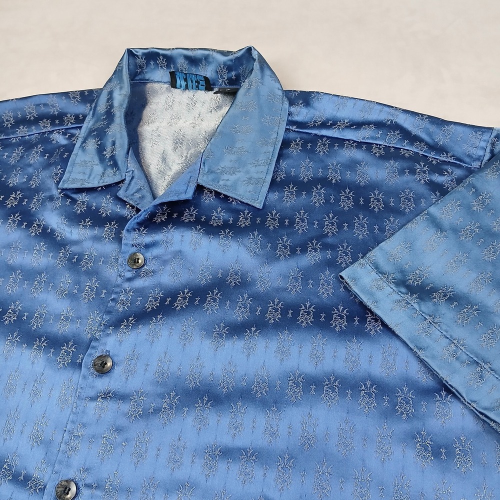 MT:2 XL Mens Shirt Vinatge Y2K 2001 Skulls Tribal Rayon Nylon Casual Jacquard